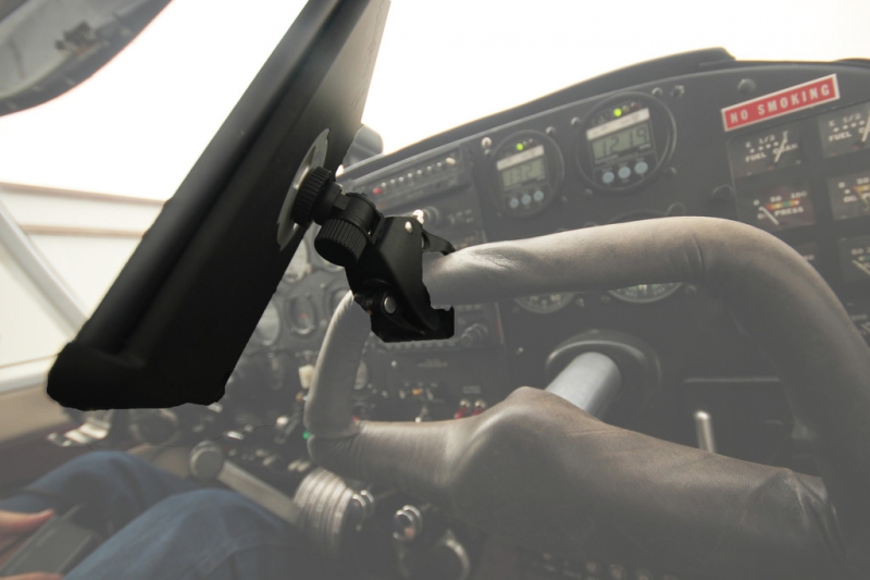 DEOHAKO IPAD YOKE MOUNT from Aircraft Spruce Europe